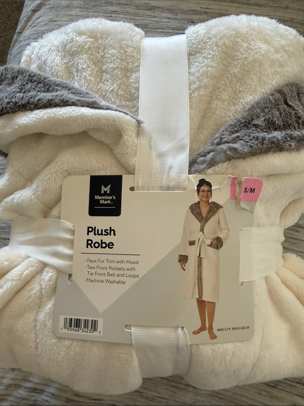 Members Mark plush Robe Size: S/M
